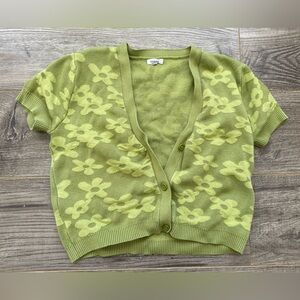 3/$30 Garage Green Retro Floral Print T-shirt Button up Cropped Cardigan